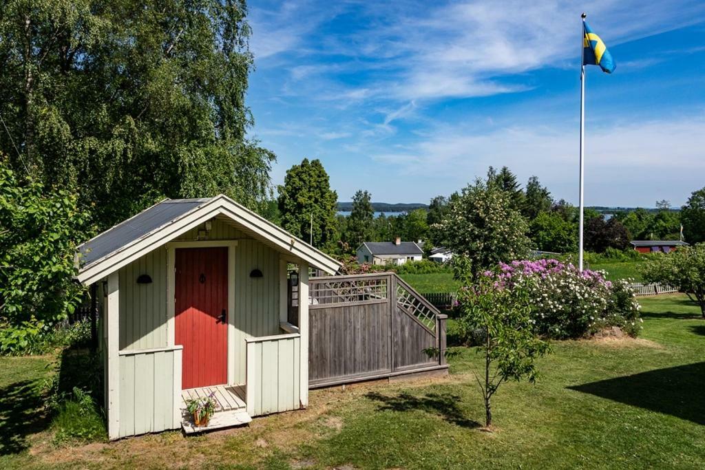 Two Small Guest Houses By Lake Rent Out As One Хьо Екстериор снимка